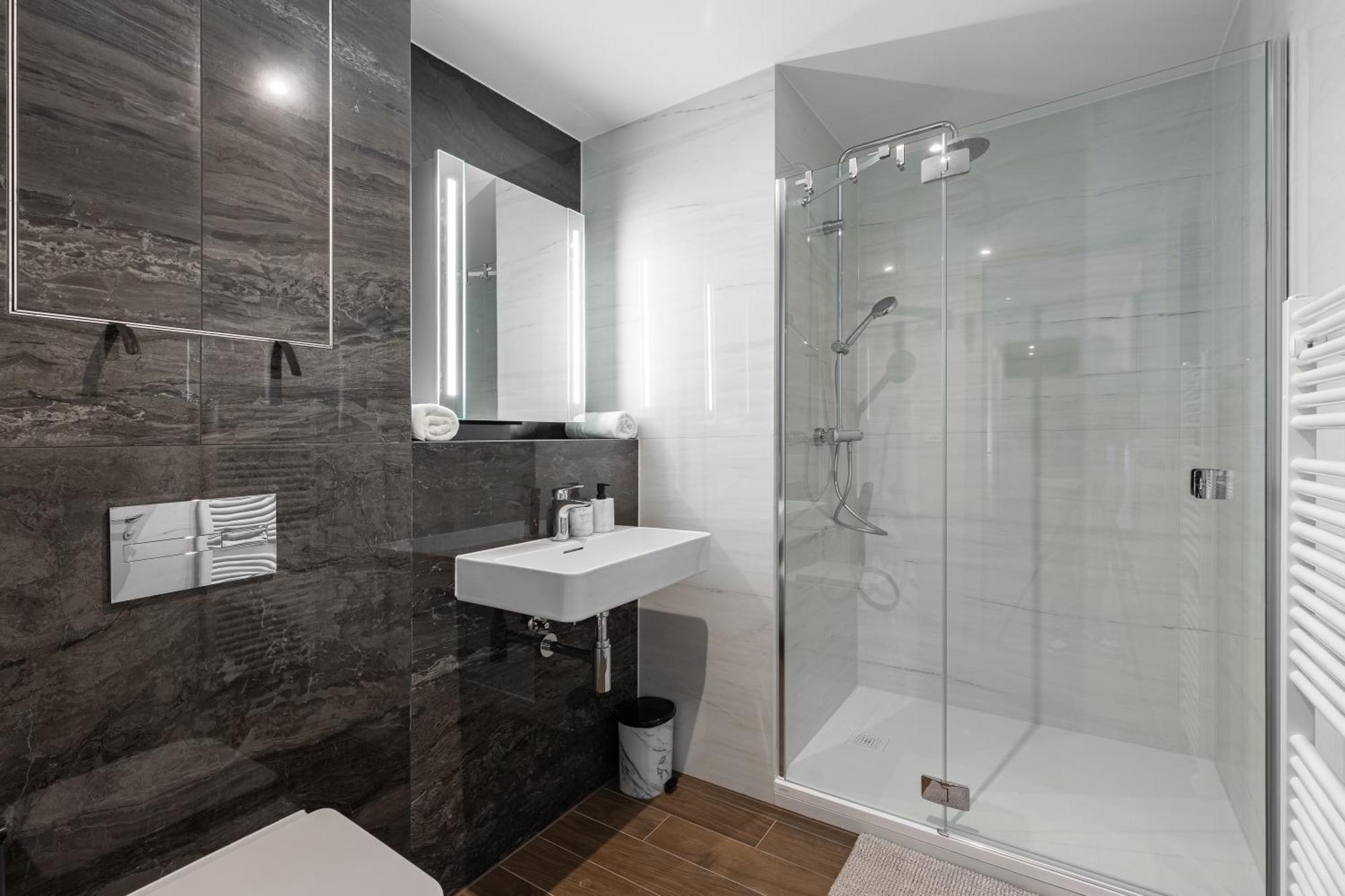 Eurovea Tower - Luke Danube 24 Apartmán *